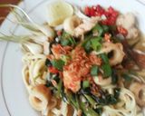 Foto langkah ke 3 dari resep Mie kangkung.