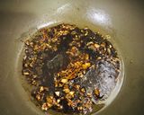 Foto langkah ke 4 dari resep Daun ketela rebus bumbu kecap jamur.