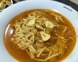 Foto del paso 7 de la receta: Sopa de pollo con champiñón oro y especias chinas