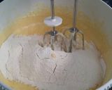 Foto langkah ke 2 dari resep Vanilla Cupcake.