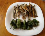 Foto del paso 4 de la receta: Boquerones fritos con pimientos de Padrón