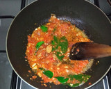 Foto langkah ke 3 dari resep Tongkol Suwir Pedas Daun Kemangi.