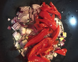 Foto del paso 2 de la receta: Fajitas de pavo con mango picantes