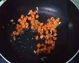 Foto langkah ke 3 dari resep Tumis Brokoli Wortel.