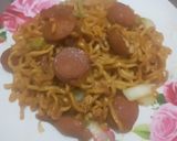 Foto langkah ke 9 dari resep Mie Goreng Sosis.