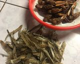 A picture of step 1 of Crispy spicy grasshopper.