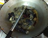 รูปขั้นตอนการทำที่ 7 ของ ไก่ดำผัดขิง