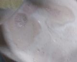 Foto del paso 3 de la receta: Panna cotta de fresa con reducción de jamaica y mezcal