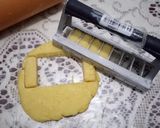 Foto langkah ke 7 dari resep Kue Keju Kastengel.