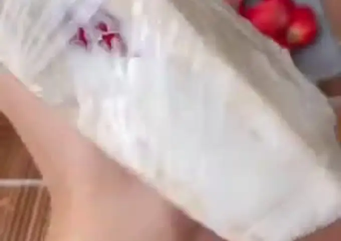 Langkah-langkah untuk membuat Resep Ichigo Sando ala rumahan