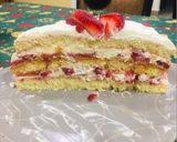 Foto del paso 4 de la receta: Torta de frutillas con crema