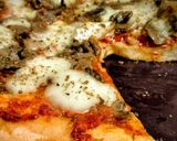 Foto del passaggio 1 della ricetta Pizza al pomodoro