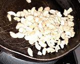 લીલા લસણ અને કાજુ નું શાક (Lila Lasan Kaju Shak Recipe In Gujarati) રેસીપી સ્ટેપ4ફોટો