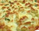 A picture of step 7 of Baked Cheesy Béchamel Pasta with mincemeat.
