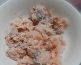 Foto langkah ke 1 dari resep Tumis salmon tomat MPASI 10 bln.