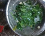 A picture of step 2 of Palak ka Soup.
