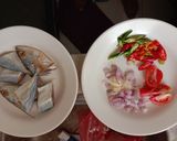 Foto langkah ke 1 dari resep Tumis ikan asin peda.