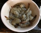 Hình bước làm 2 của món Tôm lăn bột chiên xù
