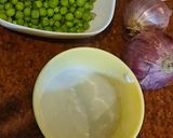 A picture of step 1 of Matar qeema.
