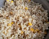 Foto del paso 4 de la receta: Pasta fría con pollo y maíz 🌽