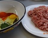 Egyszerű fasírtgolyók fűszeresen recept fázis 1 fotója