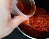 Foto del paso 2 de la receta: Lacón con pimiento rojo y ajos