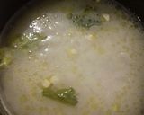 Foto del paso 3 de la receta: Arroz jasmine saborizado con hoja de lima y rødfisk encebollado