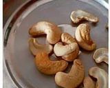 A picture of step 4 of Khajoor milkshake.