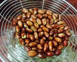 Hình bước làm 5 của món Lạc rang giòn tan 😂