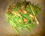 Foto langkah ke 4 dari resep Tumis Tauco Kacang Panjang.