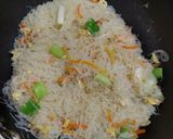 Foto langkah ke 4 dari resep Bihun Goreng Putih.