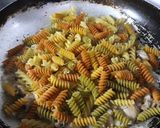 Foto del paso 4 de la receta: Fideos con espinaca y pollo