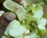 A picture of step 1 of Fruit blunch.