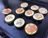 Une image de l'étape 7 de Courgettes rondes farcies tomate et chèvre (recette plancha).