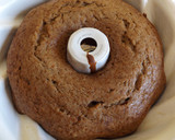 Foto del paso 4 de la receta: Bundt cake de nueces y lima