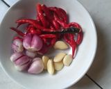 Foto langkah ke 2 dari resep Sambal goreng kentang.