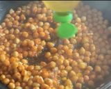 Foto del paso 3 de la receta Garbanzos con guisantes y huevo