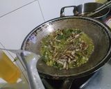Foto langkah ke 3 dari resep Sambal teri hijau.
