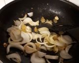 Foto langkah ke 3 dari resep Tumis champignon wortel dan zuchini.