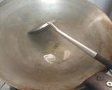 รูปขั้นตอนการทำที่ 2 ของ หมูผัดขึ้นฉ่าย