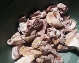 Foto langkah ke 2 dari resep 129. Ayam goreng tepung sederhana.