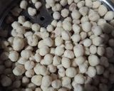 Foto langkah ke 9 dari resep Kacang Atom Dua Warna.