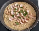 A picture of step 2 of Rosmarino, Garlic Chicken Breast With Sour Cream.