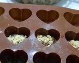 Foto del paso 3 de la receta: Bombones de chocolate simples, rellenos y chupetines fáciles