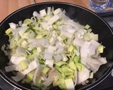 Une image de l'étape 6 de Potimarron farci aux poireaux bouillon d épices et cheddar.