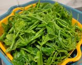 Foto langkah ke 2 dari resep Tumis Pucuk daun labu.