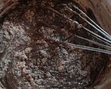Foto langkah ke 5 dari resep Triple Chocolate Fudgy Brownies.