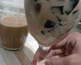 Foto langkah ke 2 dari resep Es Teh tarik cincau.