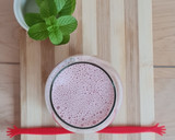 Foto del paso 2 de la receta: Licuado de banana y frutillas 🍌 🍓 sin endulzar