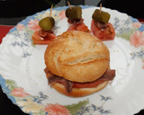Foto del paso 4 de la receta: Bocadillo de anchoas y tomate